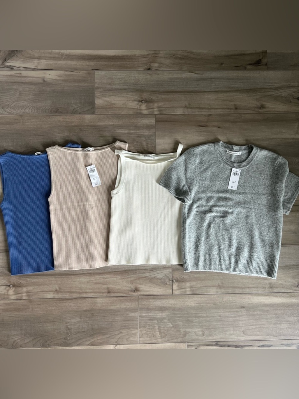 Abercrombie & Fitch Knit Tank/Short Sleeve Sweater Bundle